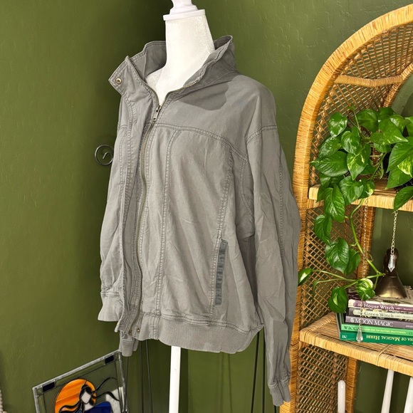 Sonoma Army Green Zip Up Bomber Jacket - Picture 4 of 6